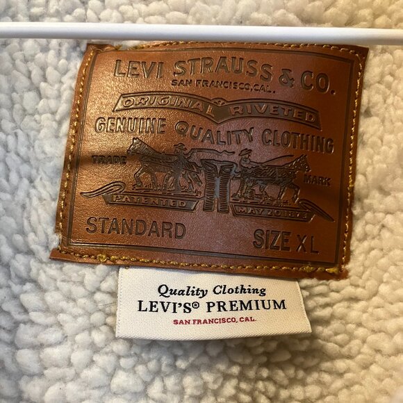 Men's Levi's Sherpa/Denim Trucker Jacket in Burgundy - XL - Picture 12 of 14